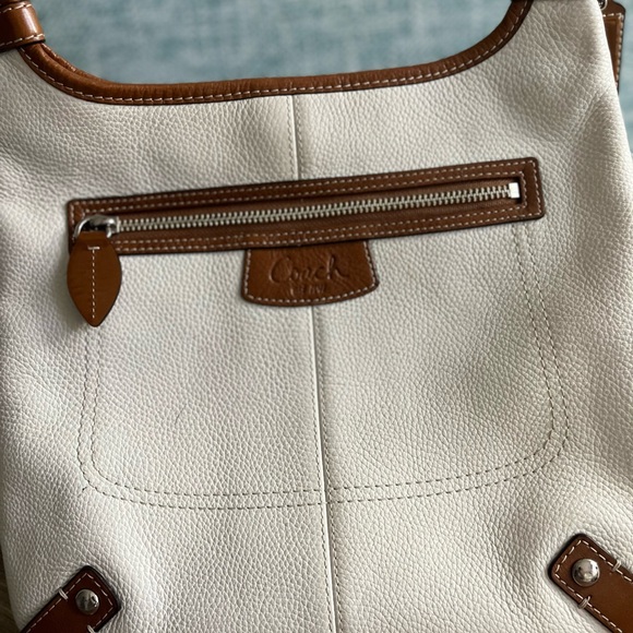 Coach - Picture 3 of 8